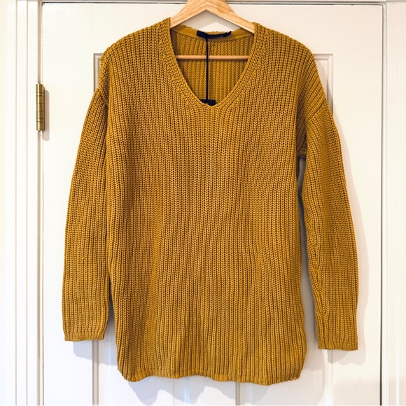 Jenni Kayne Cabin Sweater in Mustard V-Neck - Picture 7 of 13
